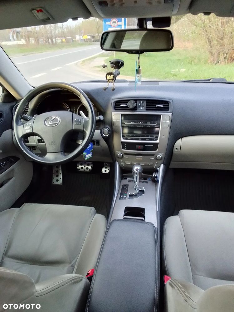 Lexus IS 250 Prestige - 9