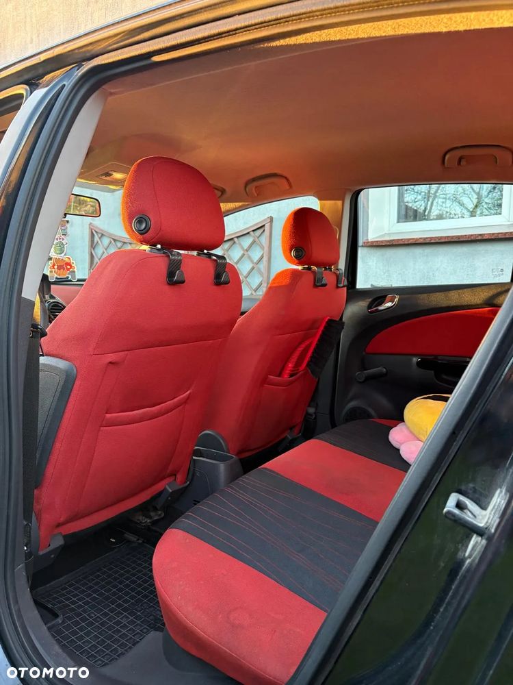 Opel Corsa 1.2 16V Cosmo - 9