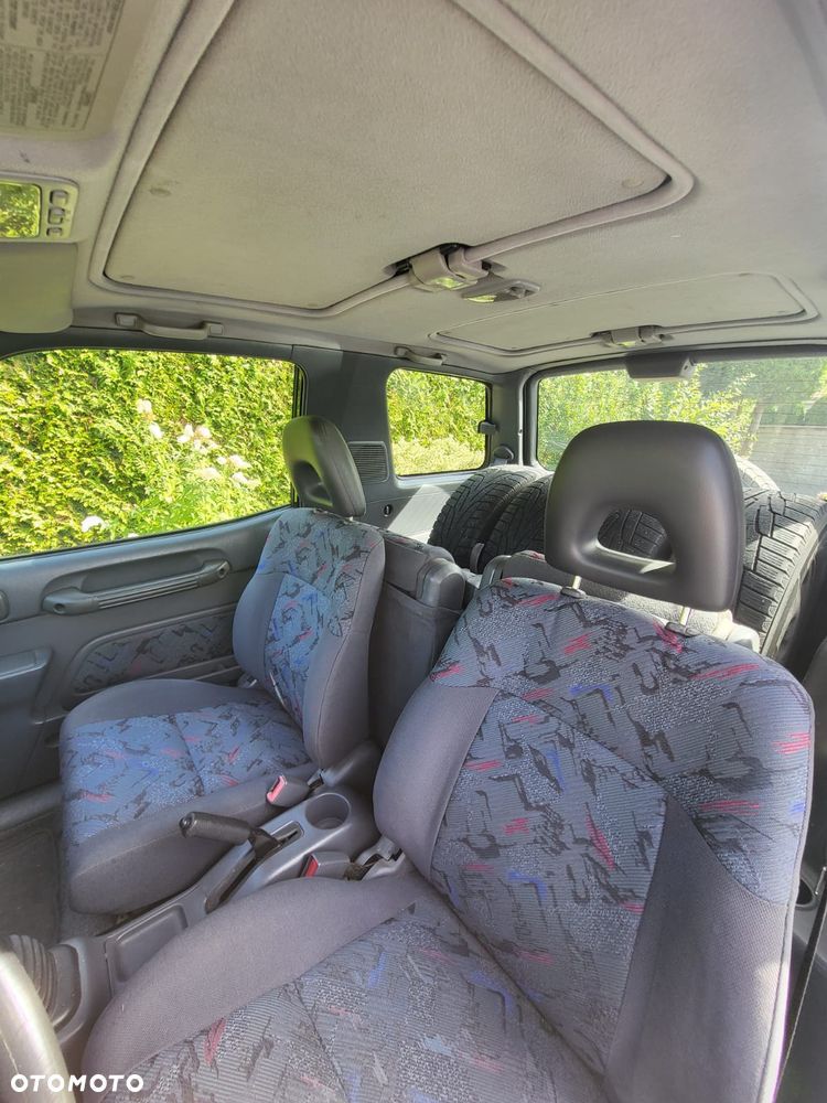 Toyota RAV4 2.0 - 10