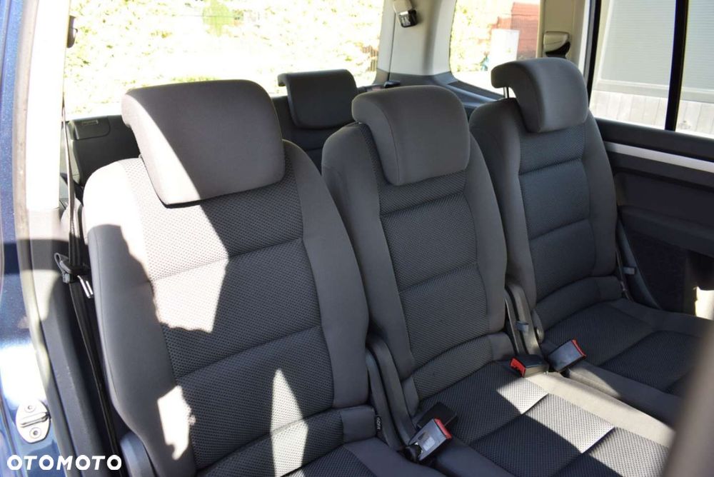 Volkswagen Touran - 22