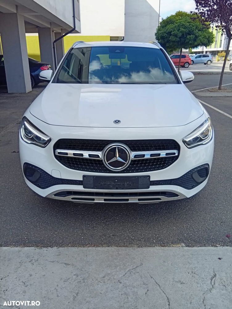 Mercedes-Benz GLA - 11