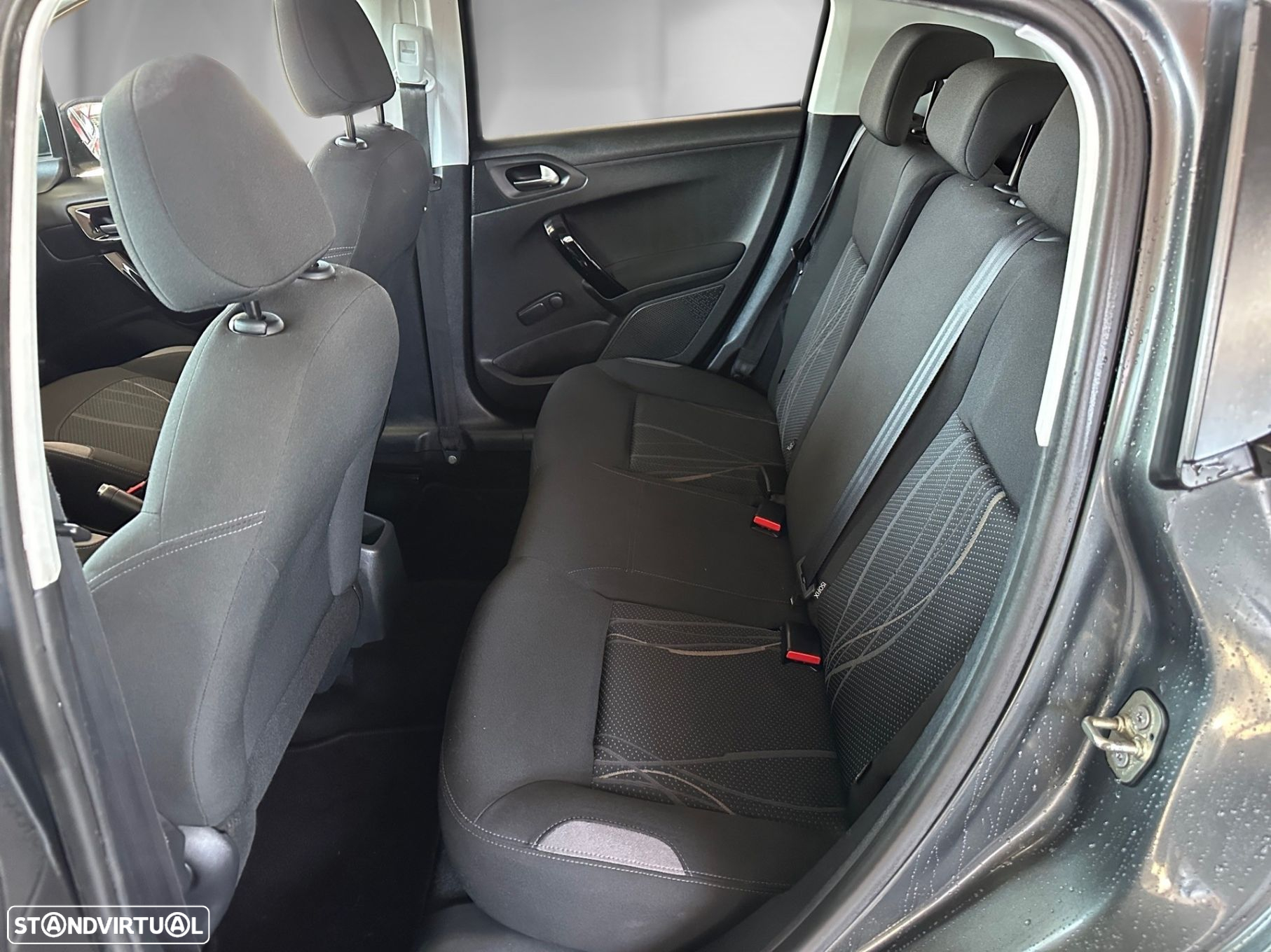 Peugeot 208 1.4 HDi Active - 12