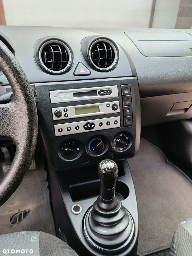 Ford Fiesta - 13