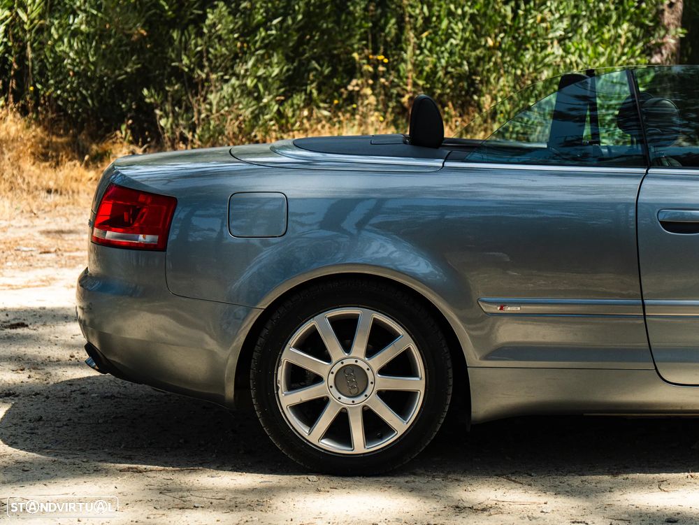 Audi A4 Cabrio 2.0 TDI S-line - 13