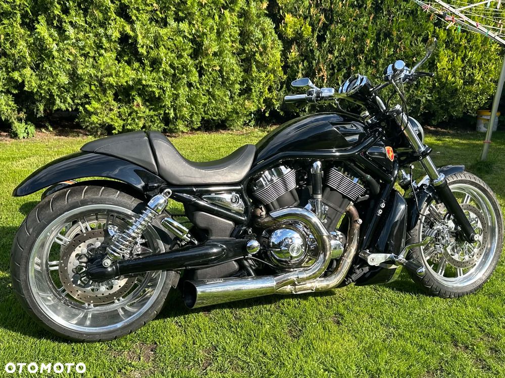 Harley-Davidson V-Rod Street Rod - 1