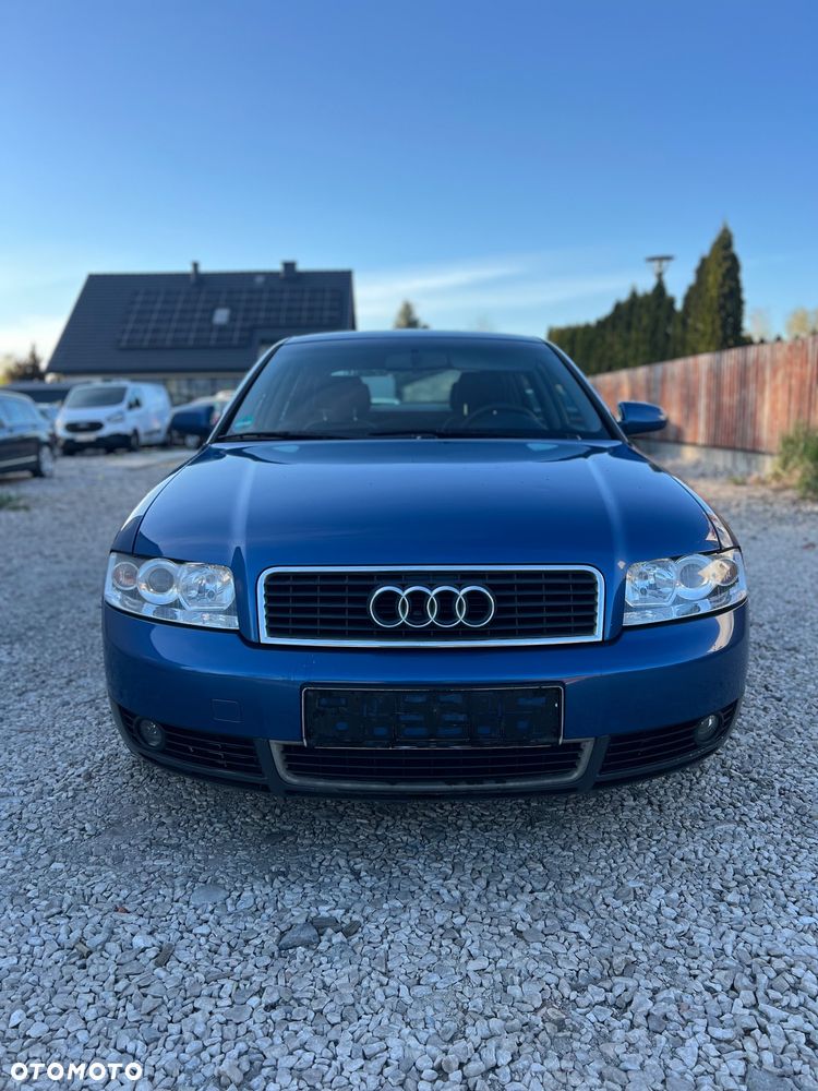 Audi A4 Limousine - 4