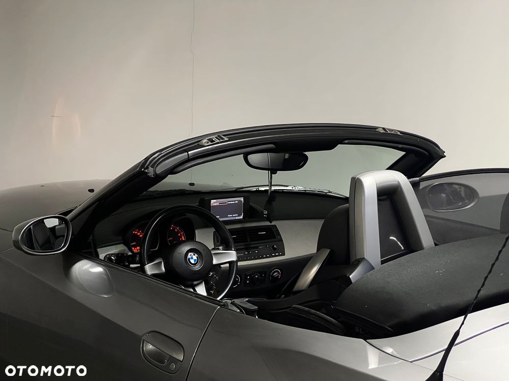 BMW Z4 2.2i - 10