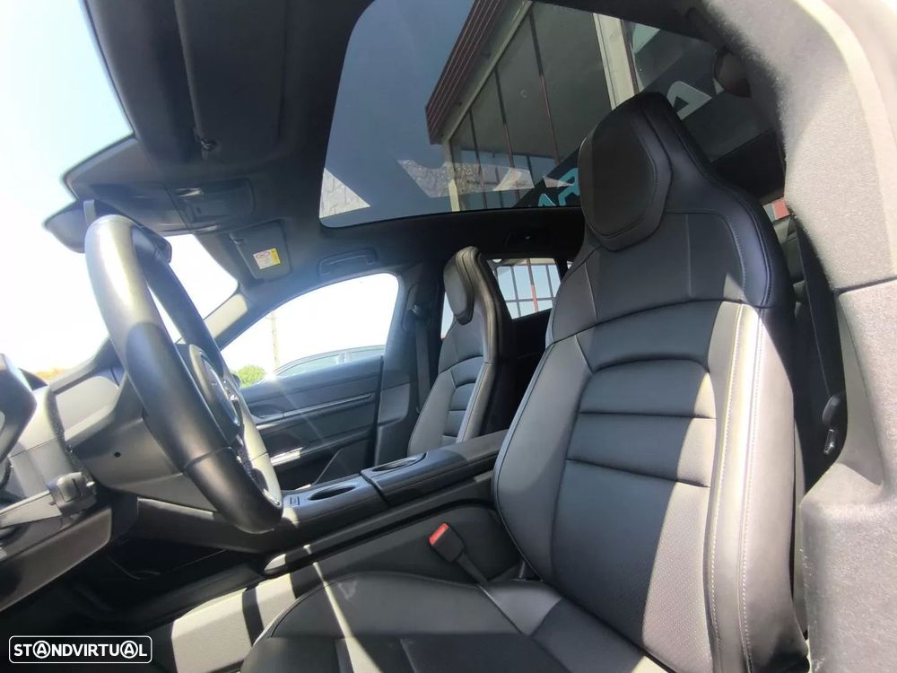 Porsche Taycan Sport Turismo Black Edition - 12