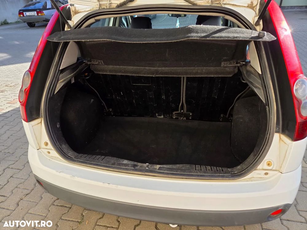 Ford Fiesta - 7
