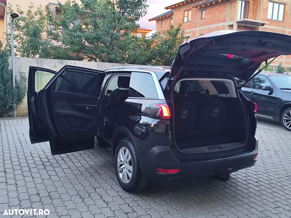 Peugeot 5008 - 8