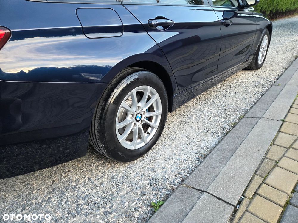 BMW Seria 3 318d Sport Line - 29