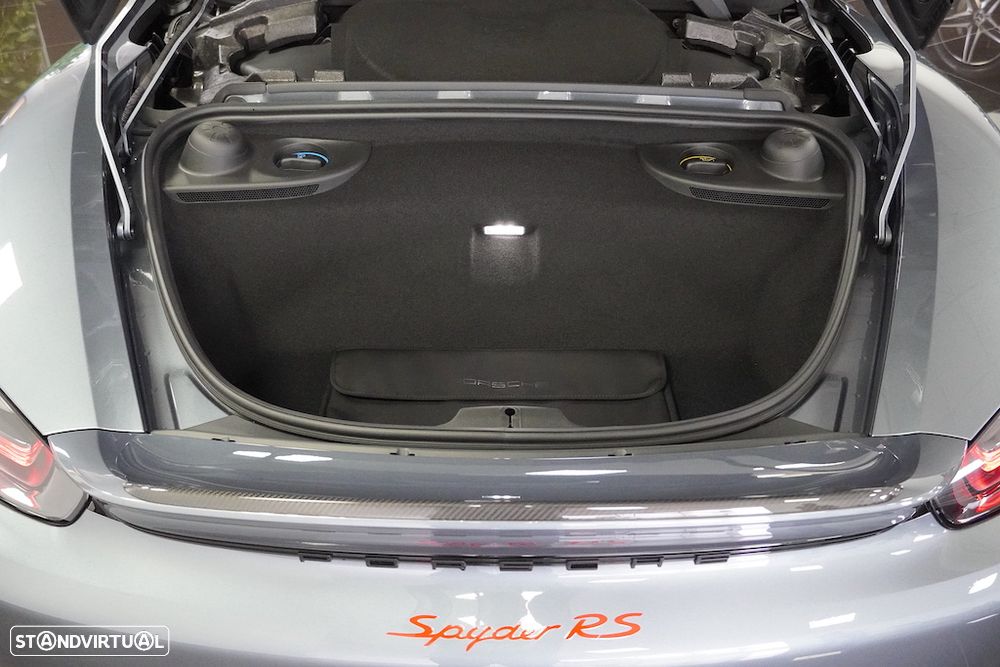 Porsche 718 Spyder RS - 30