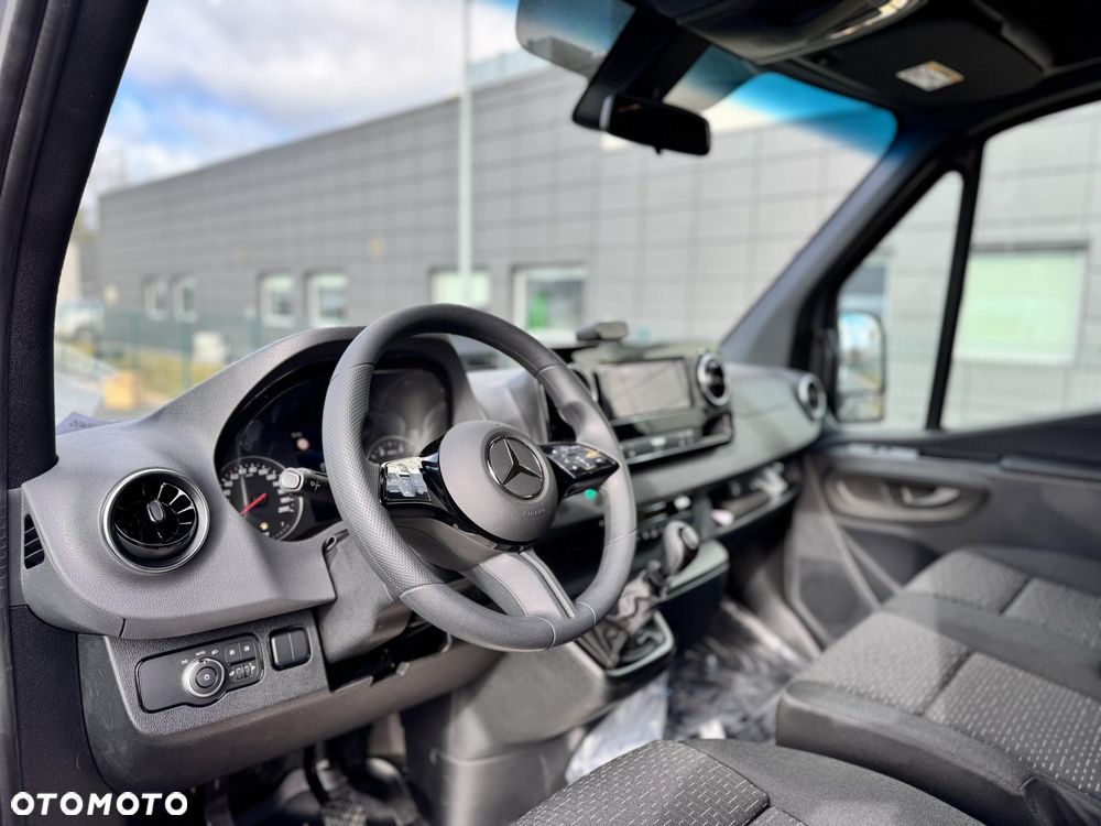 Mercedes-Benz Sprinter - 8