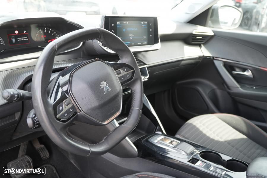 Peugeot 2008 1.2 PureTech Active EAT8 - 10