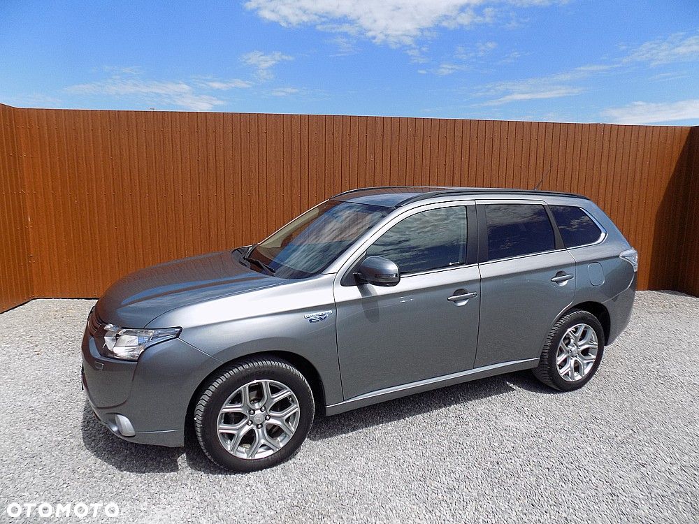 Mitsubishi Outlander 2.0 4WD Top - 33