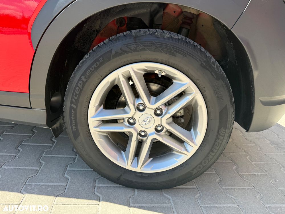 Hyundai KONA - 7