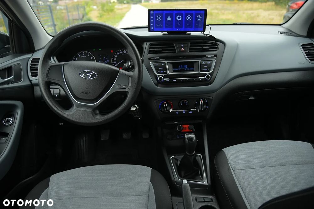 Hyundai i20 - 24