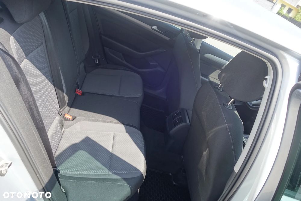 Volkswagen Passat ver-2-0-tdi-evo-business - 9