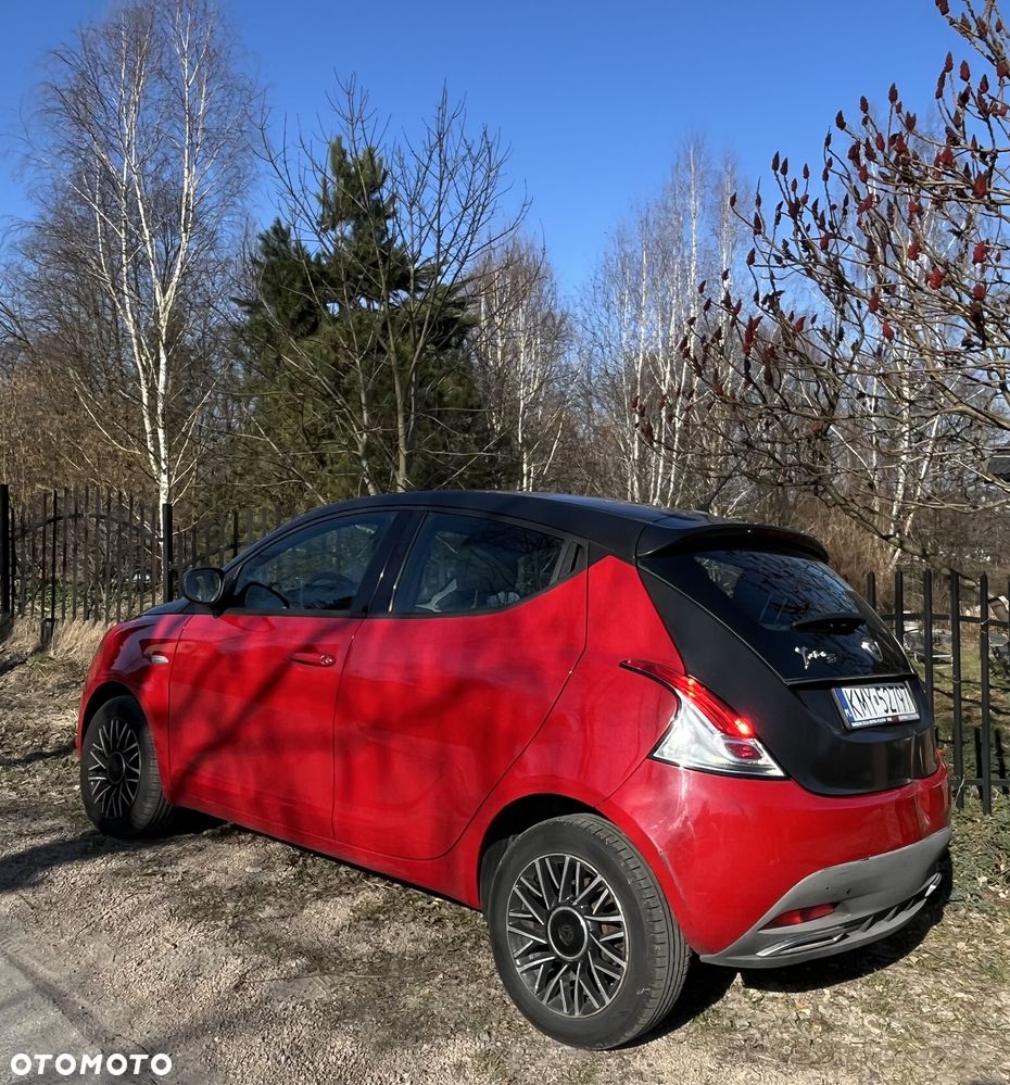 Lancia Ypsilon 1.2 8V Black&Red S&S - 1