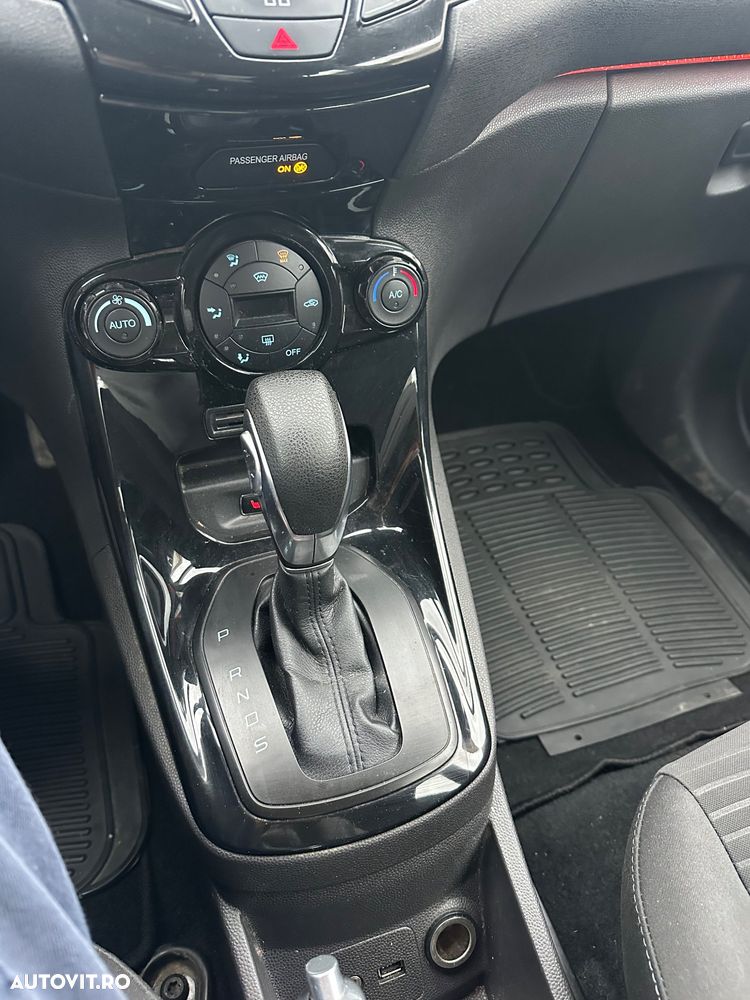 Ford Fiesta - 10