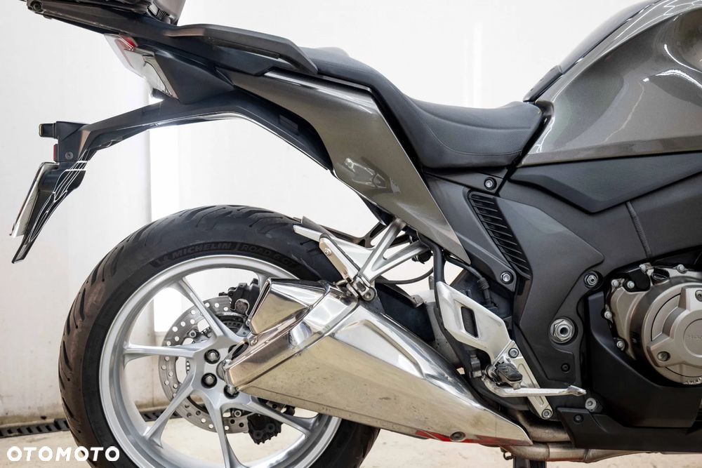 Honda VFR - 17