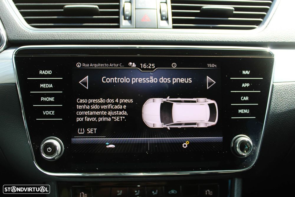Skoda Superb Break 2.0 TDI Ambition DSG - 41