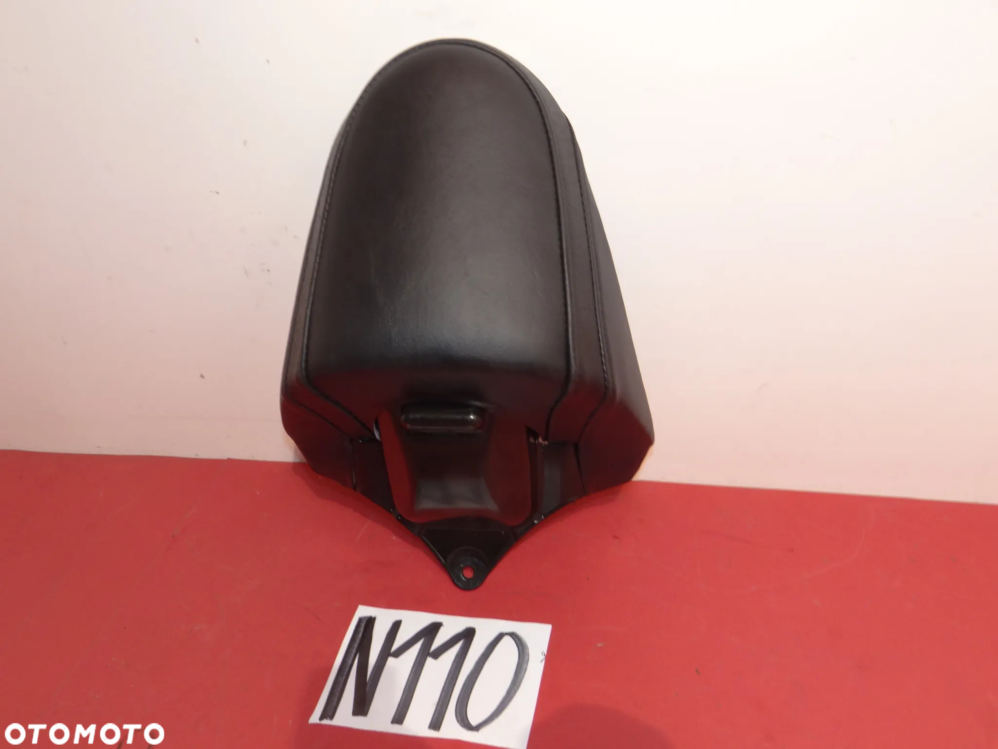 Harley Davidson V-Rod VRSCA SIEDZENIE PASAŻERA TYŁ 03-07r. NOWE  N110 - 12