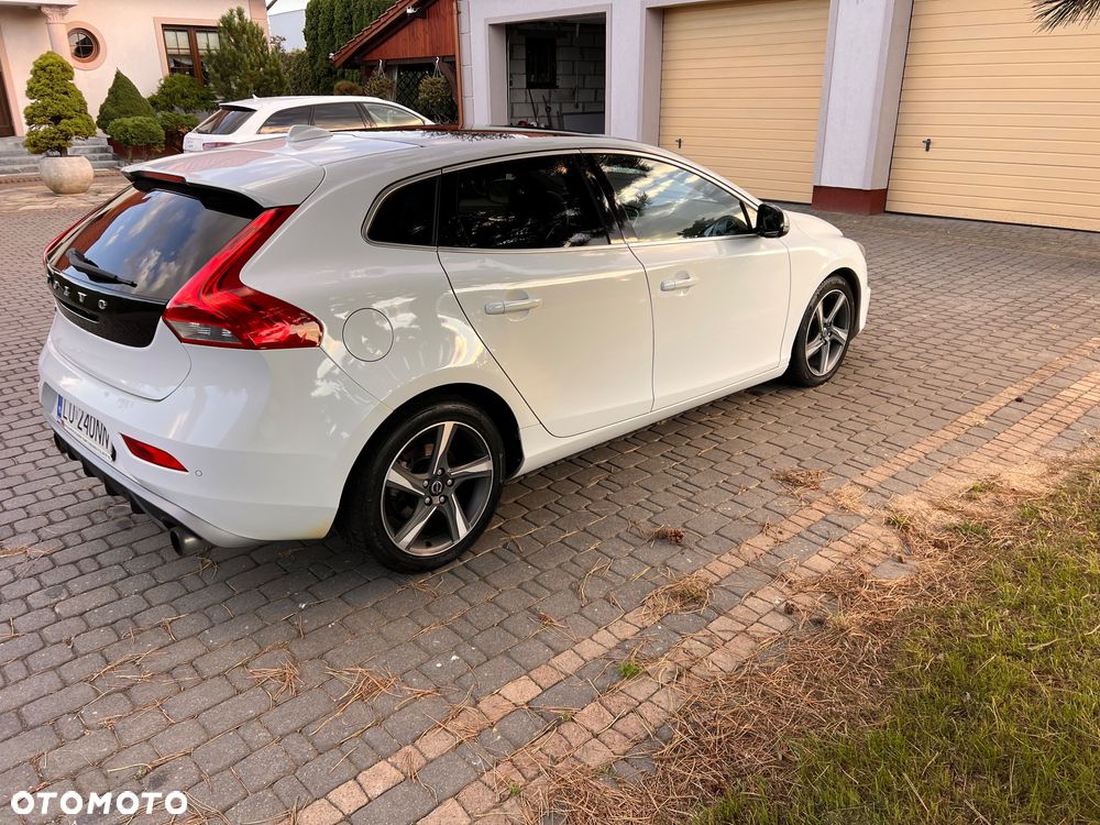Volvo V40 D2 R-Design - 4