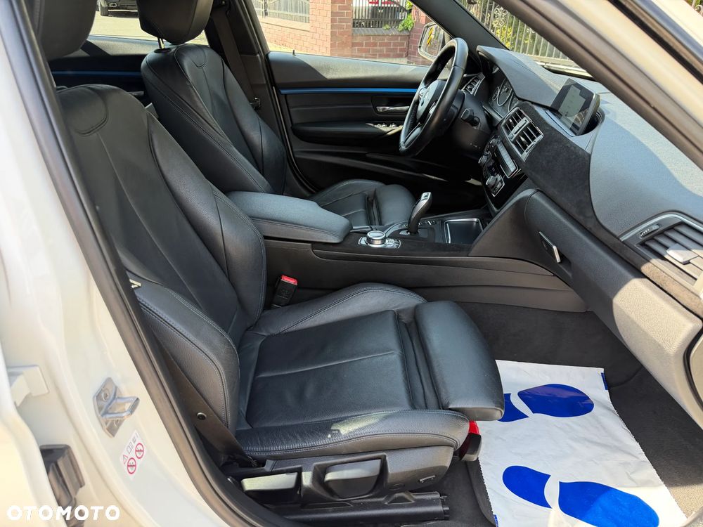 BMW Seria 3 320d xDrive M Sport - 15