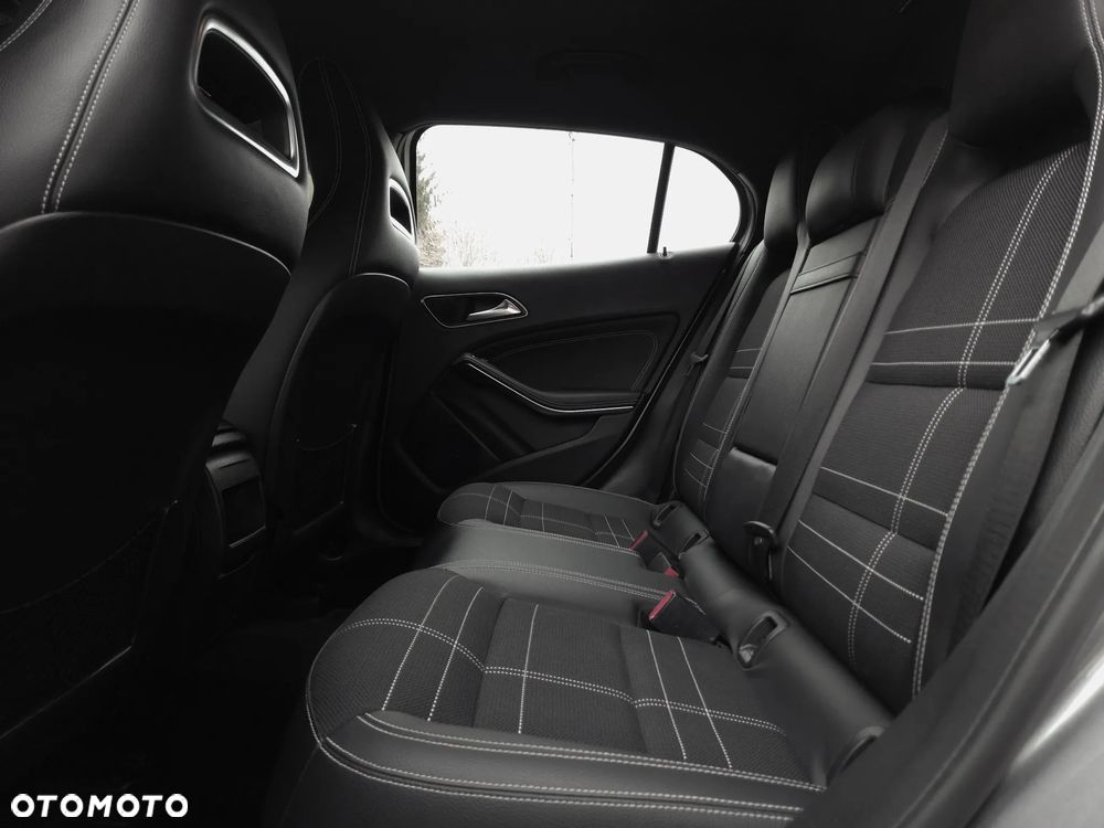 Mercedes-Benz GLA 200 - 20