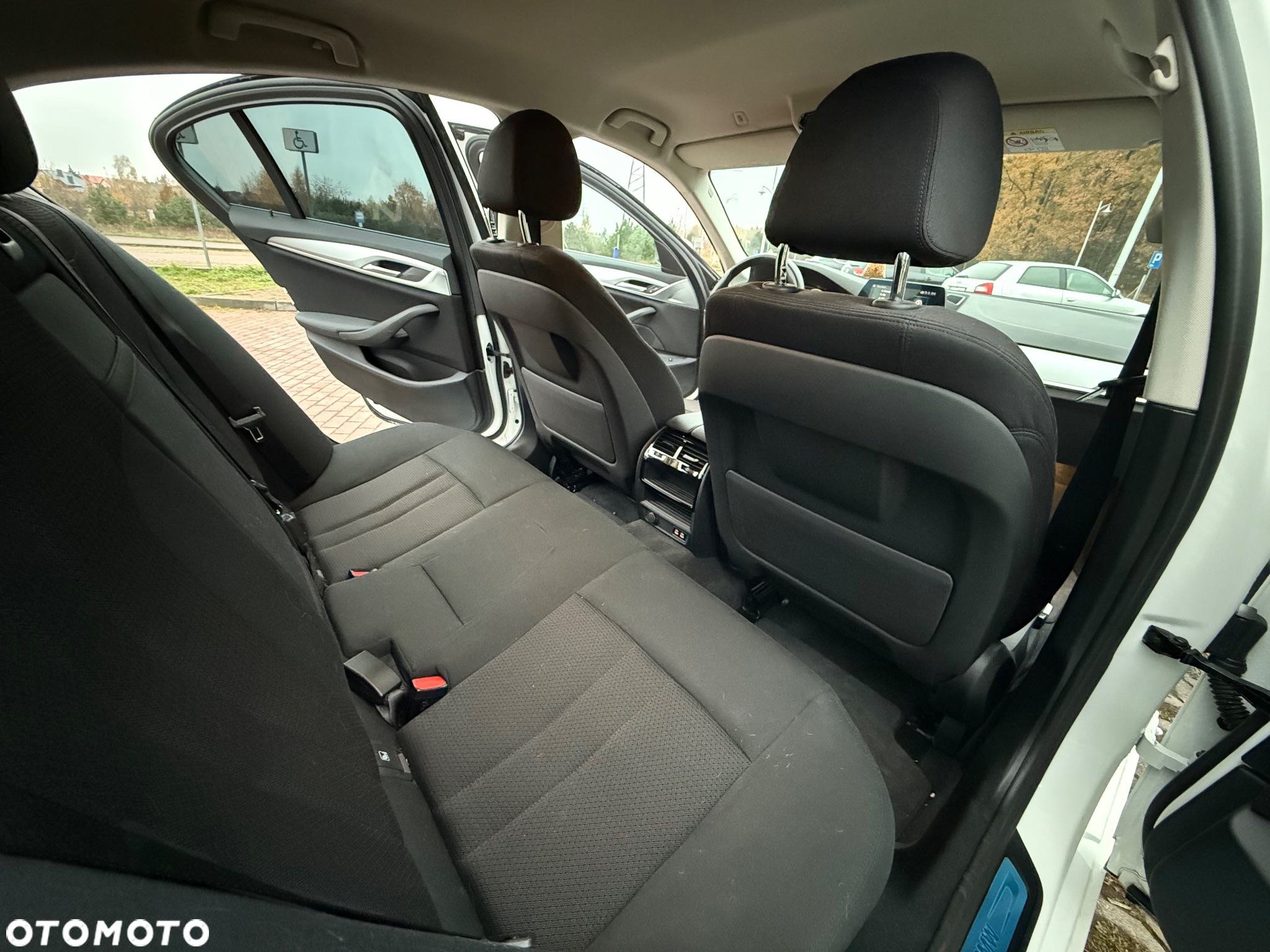 BMW Seria 5 518d - 11