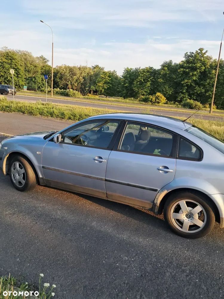 Volkswagen Passat 1.8 - 2