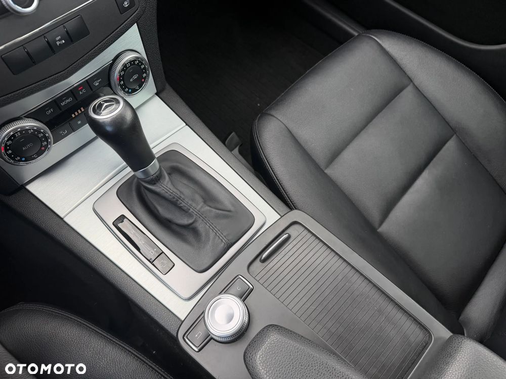 Mercedes-Benz Klasa C 350 CDI DPF 7G-TRONIC Avantgarde - 32