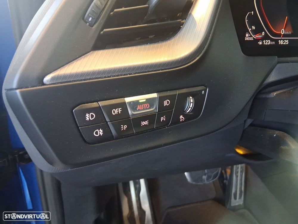 BMW 116 d Pack Desportivo M Auto - 13