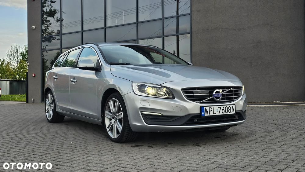 Volvo V60 T5 Kinetic - 1