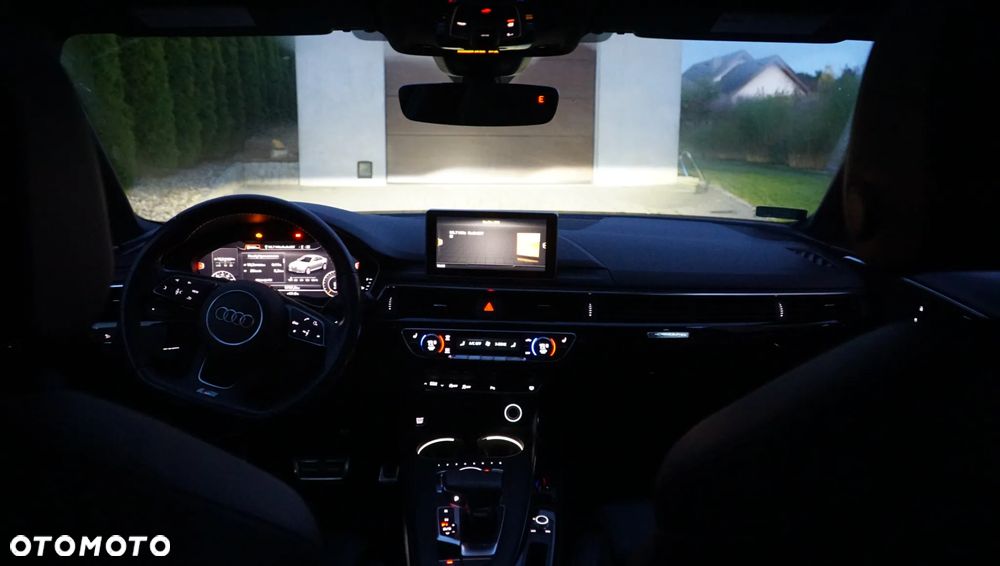 Audi A4 Limousine - 36