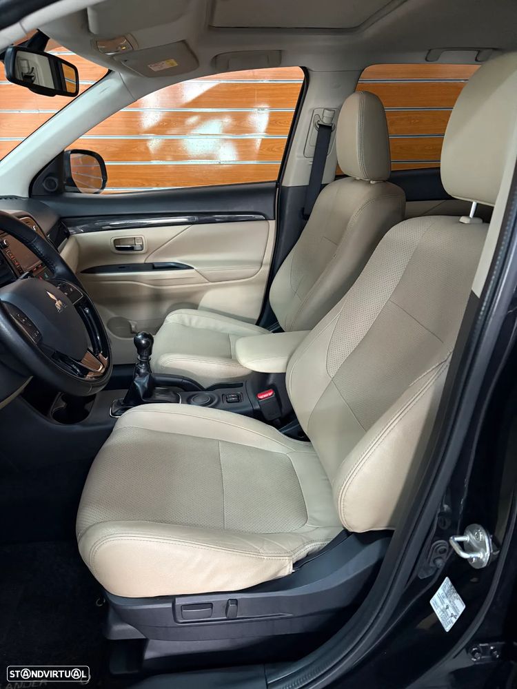 Mitsubishi Outlander 2.2 DI-D Intense Black Edition - 11