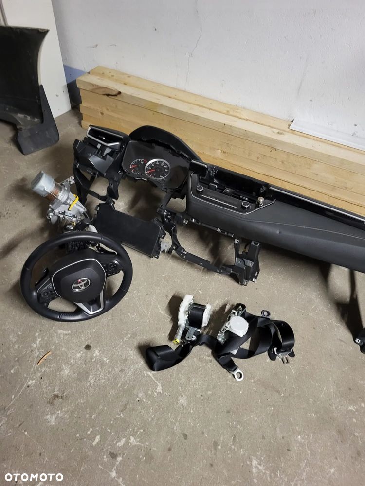 Toyota corolla e21 SE deska konsoleta pasy airbag kierowca pasezer - 5