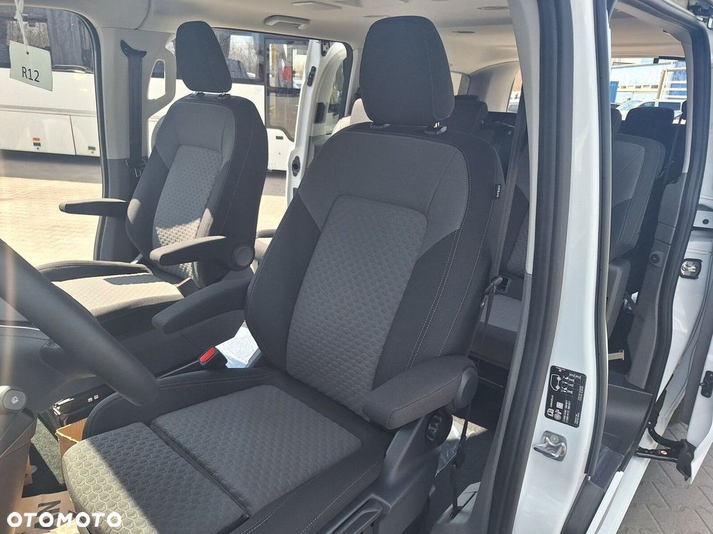 Volkswagen Caravelle - 22