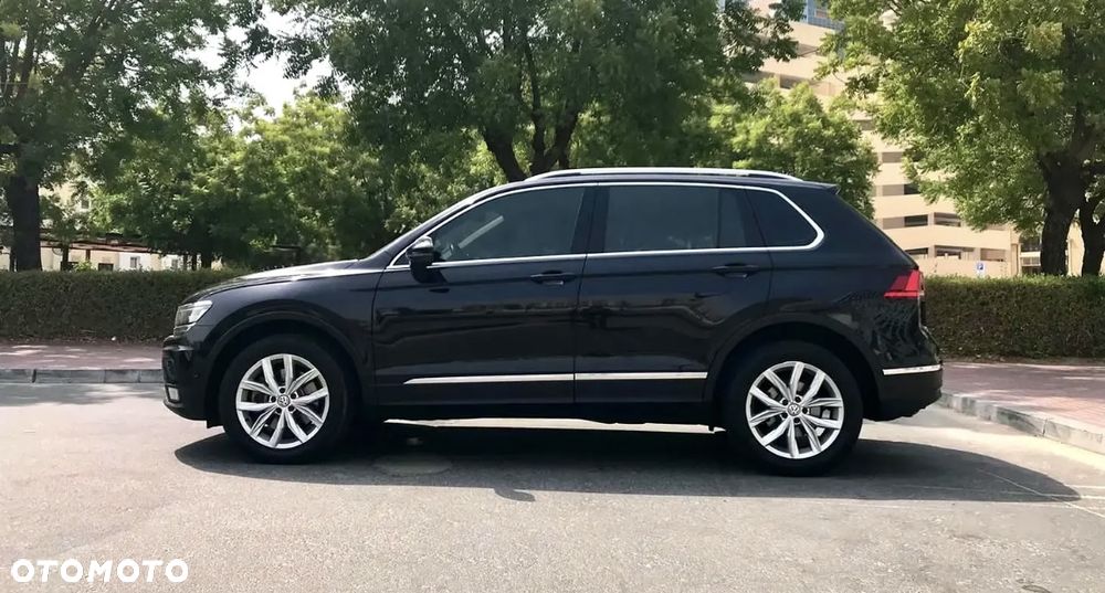 Volkswagen Tiguan - 1