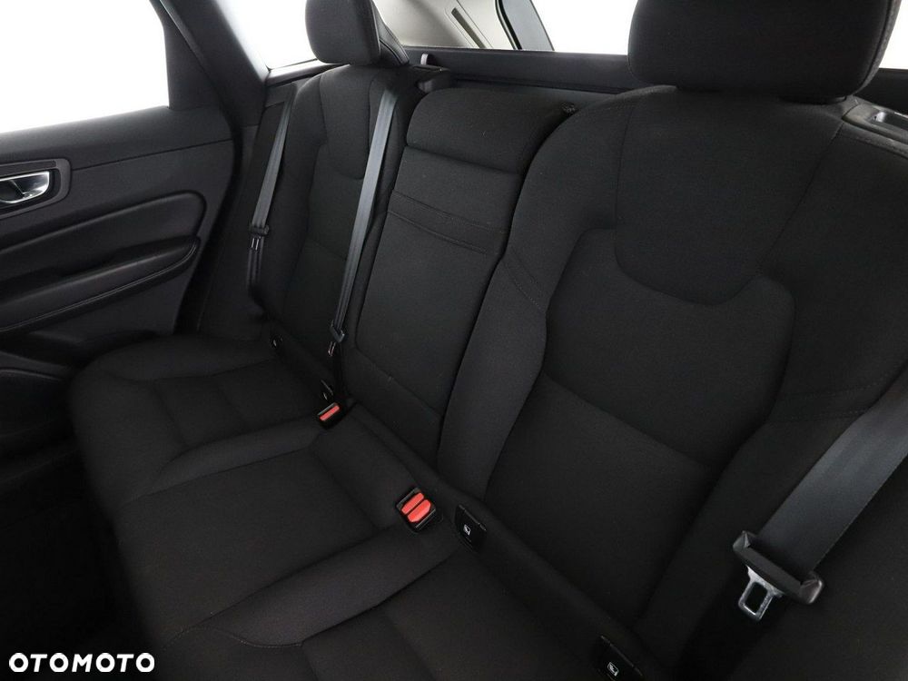 Volvo XC 60 B4 D AWD Geartronic Momentum - 18