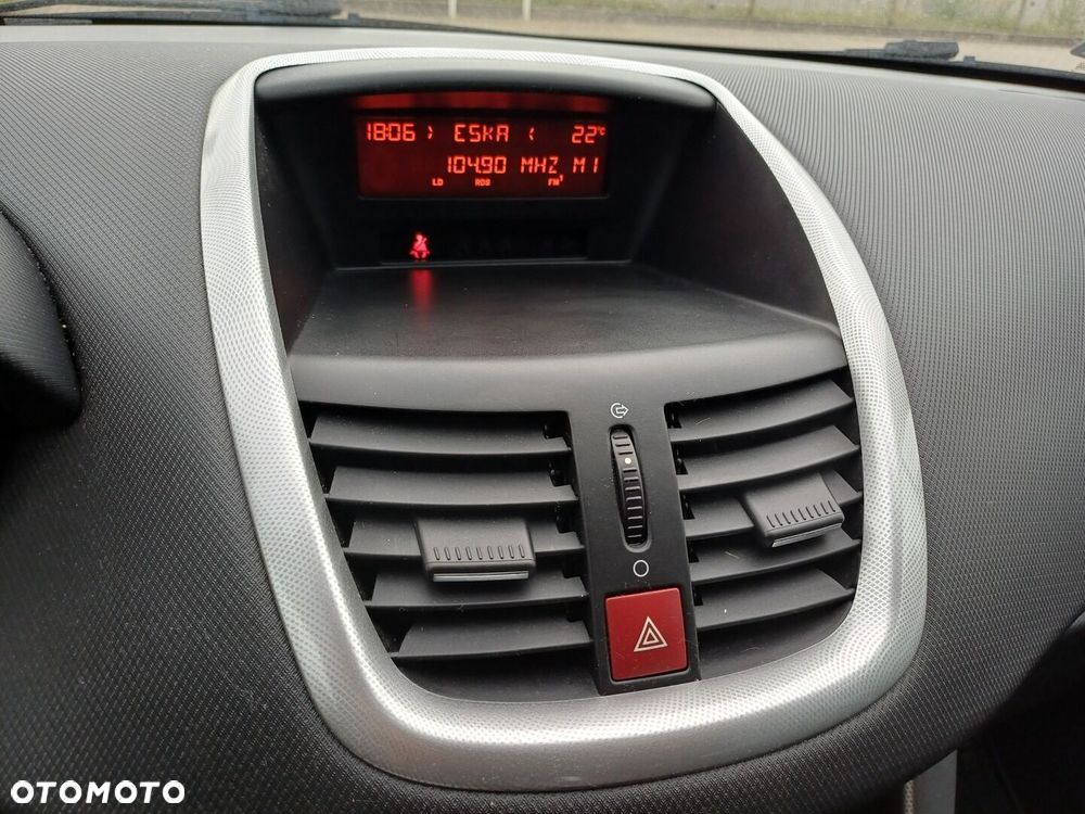 Peugeot 207 1.4 16V Trendy - 14