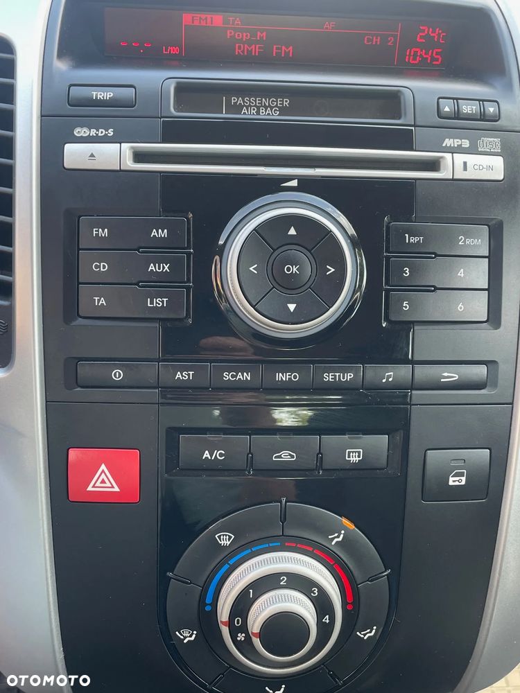 Kia Venga - 16