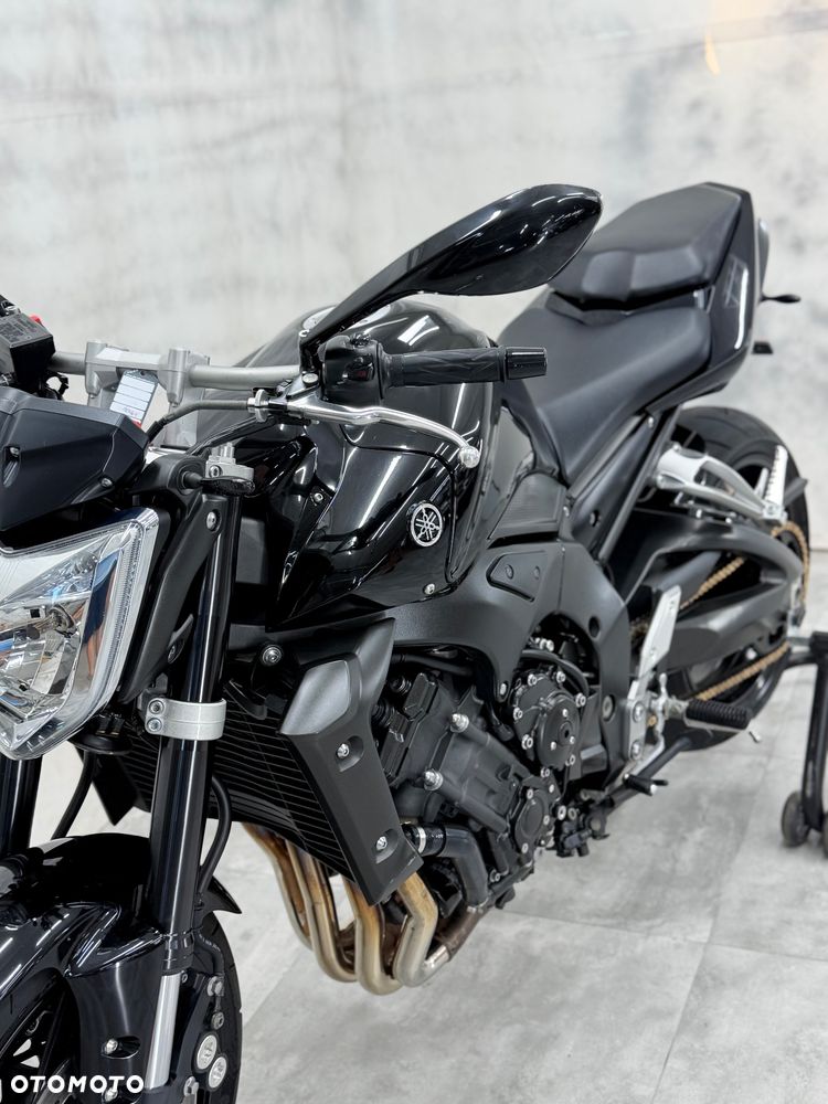 Yamaha FZ - 22