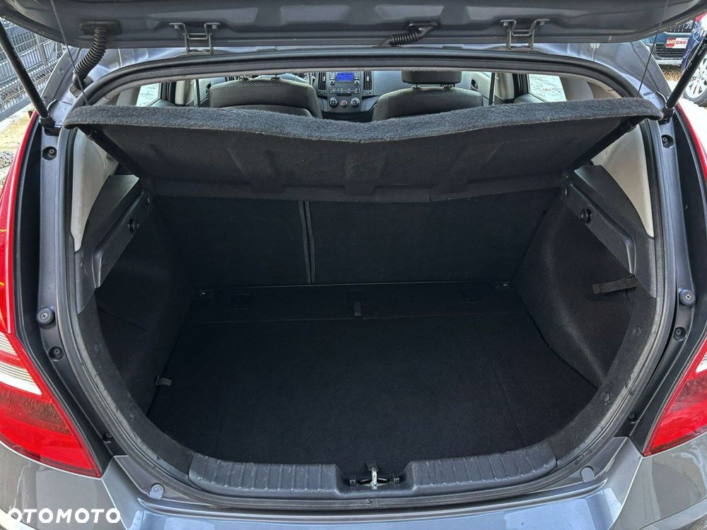 Hyundai i30 1.4 Comfort EU5 - 11