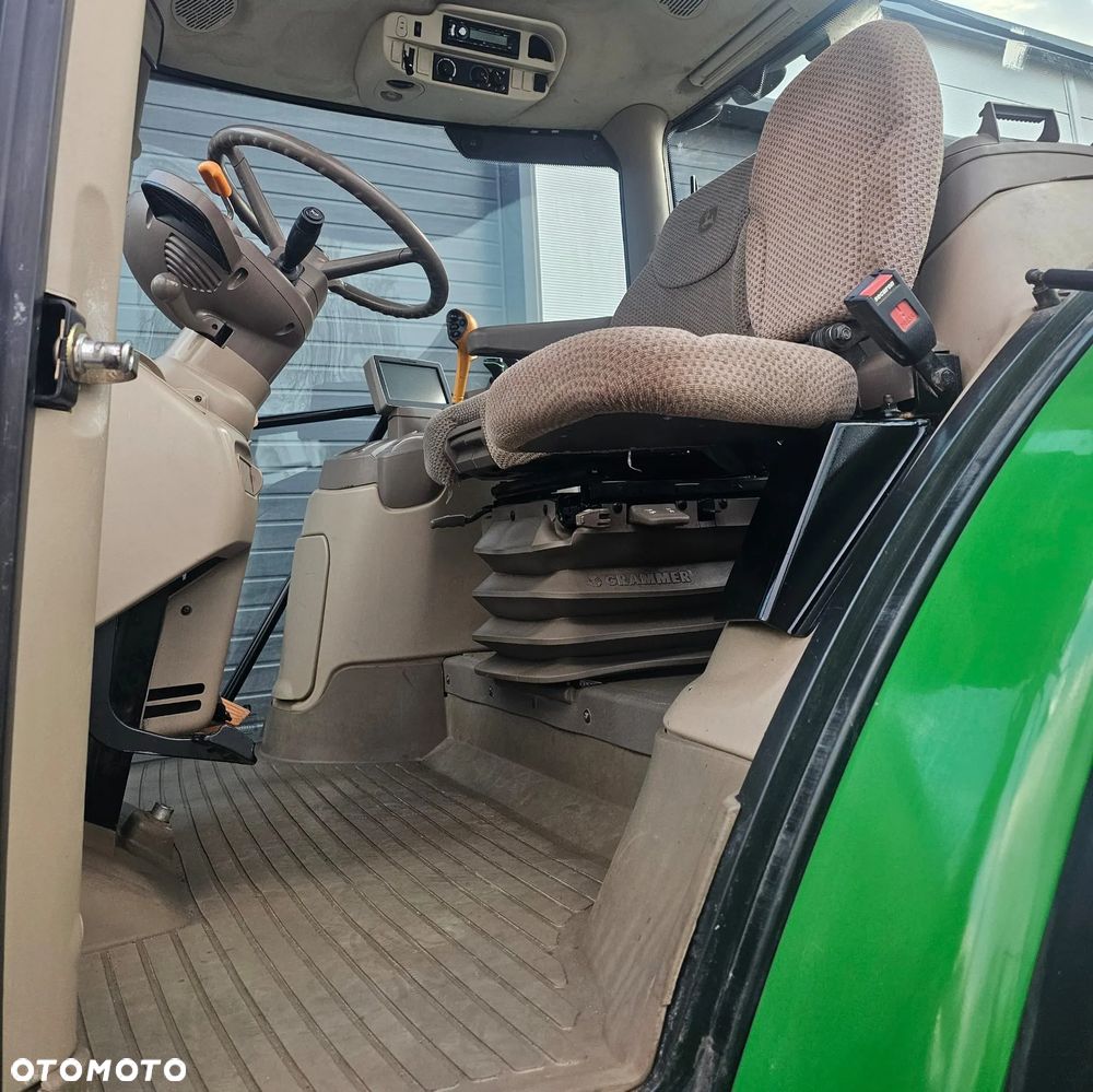 John Deere 6210R - 9