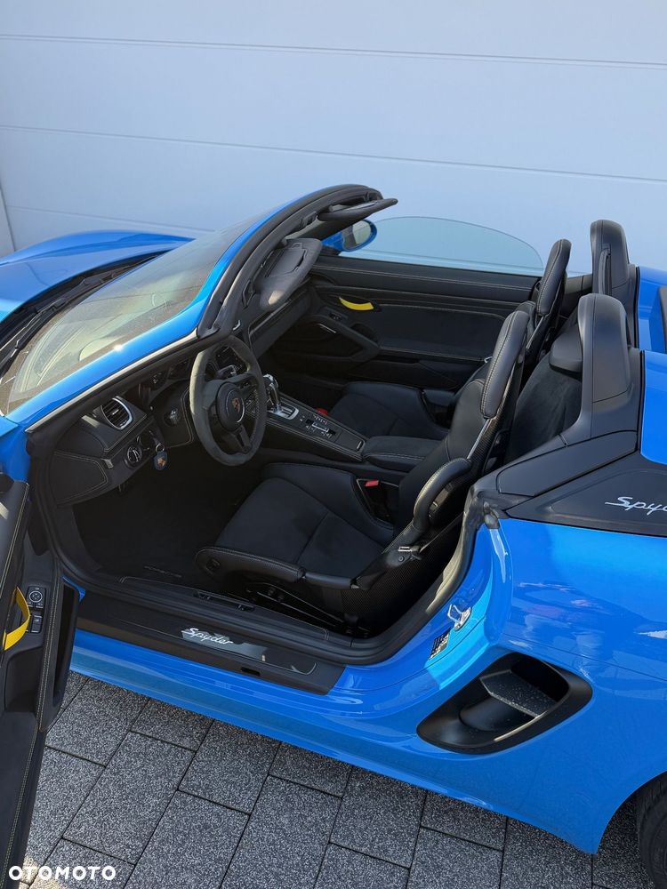 Porsche 718 Spyder - 7