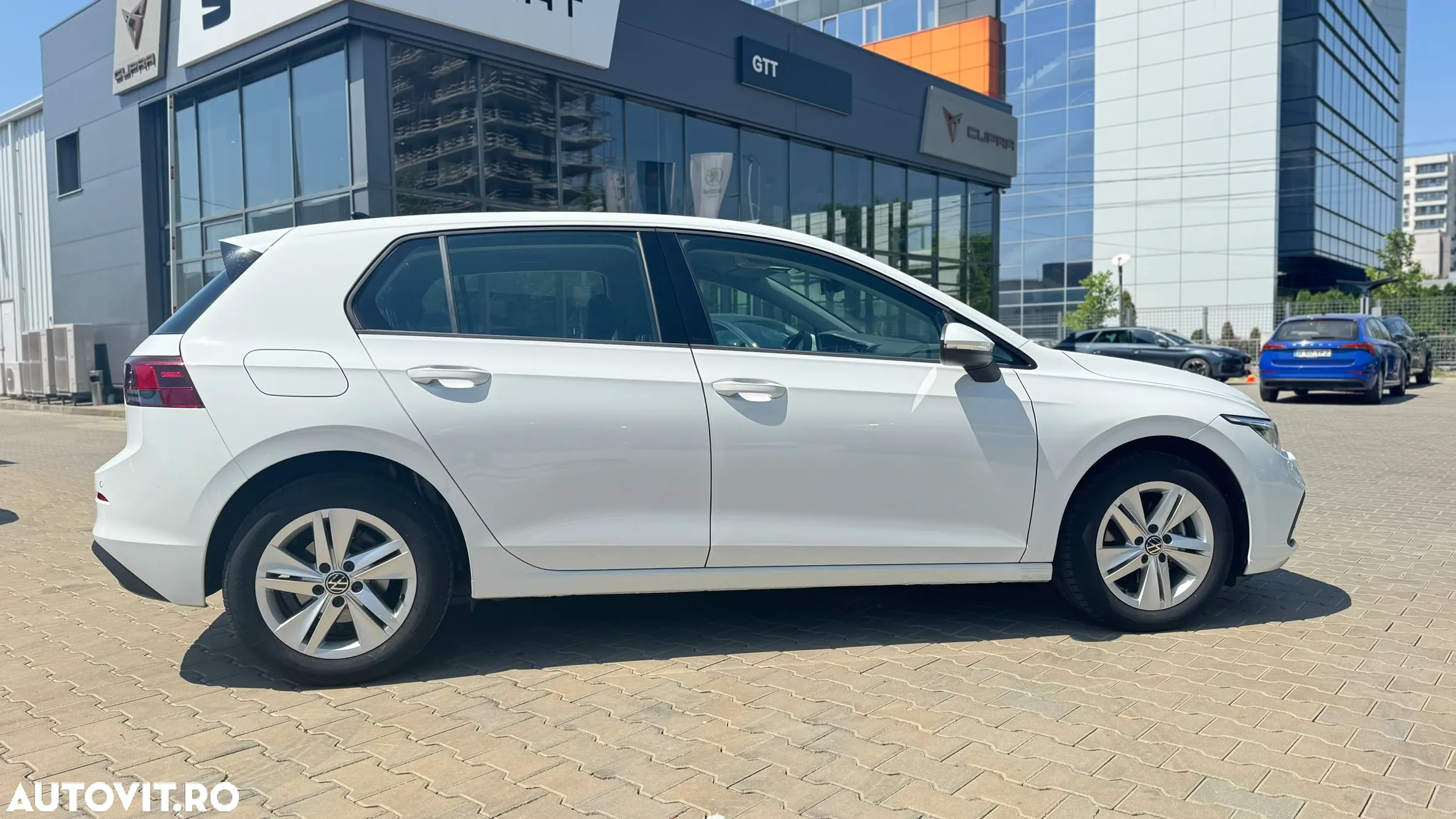 Volkswagen Golf 1.0 eTSI DSG MHEV Life - 13