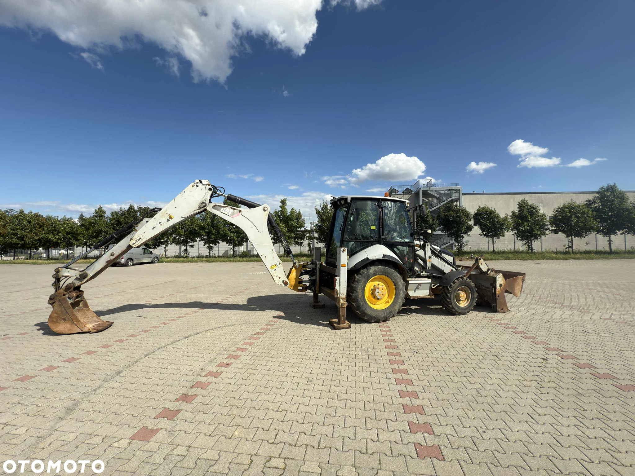 Caterpillar 442E - 9