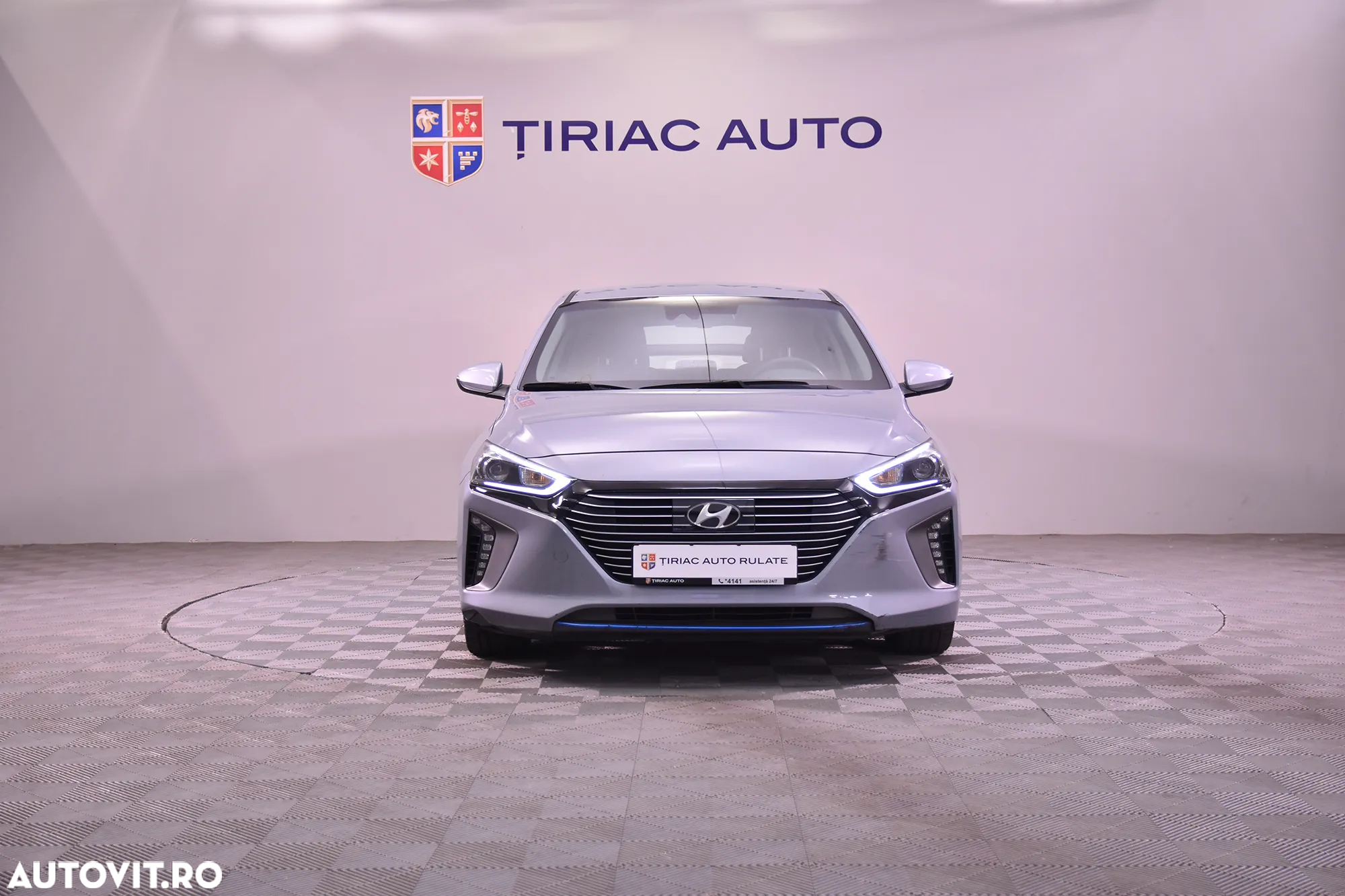 Hyundai IONIQ - 8